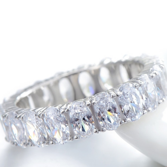 Anillo Acanalado con Circonita de Plata